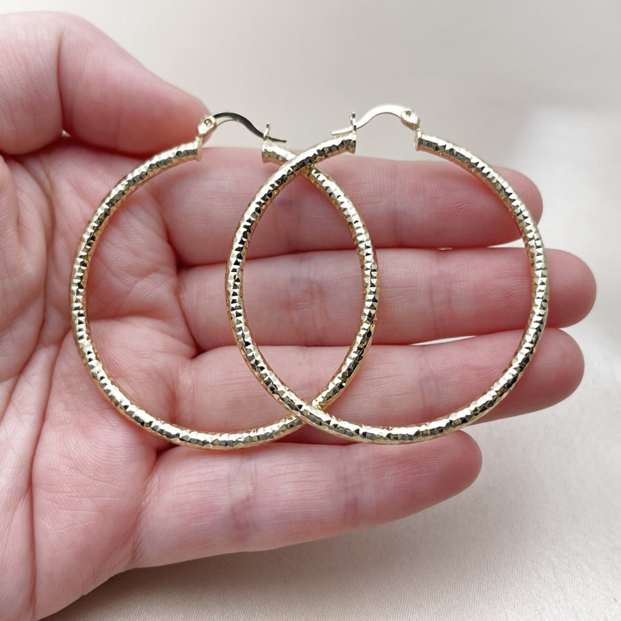 Oro Laminado Large Hoop, Gold Filled Style Hollow Design, Diamond Cutting Finish, Golden Finish