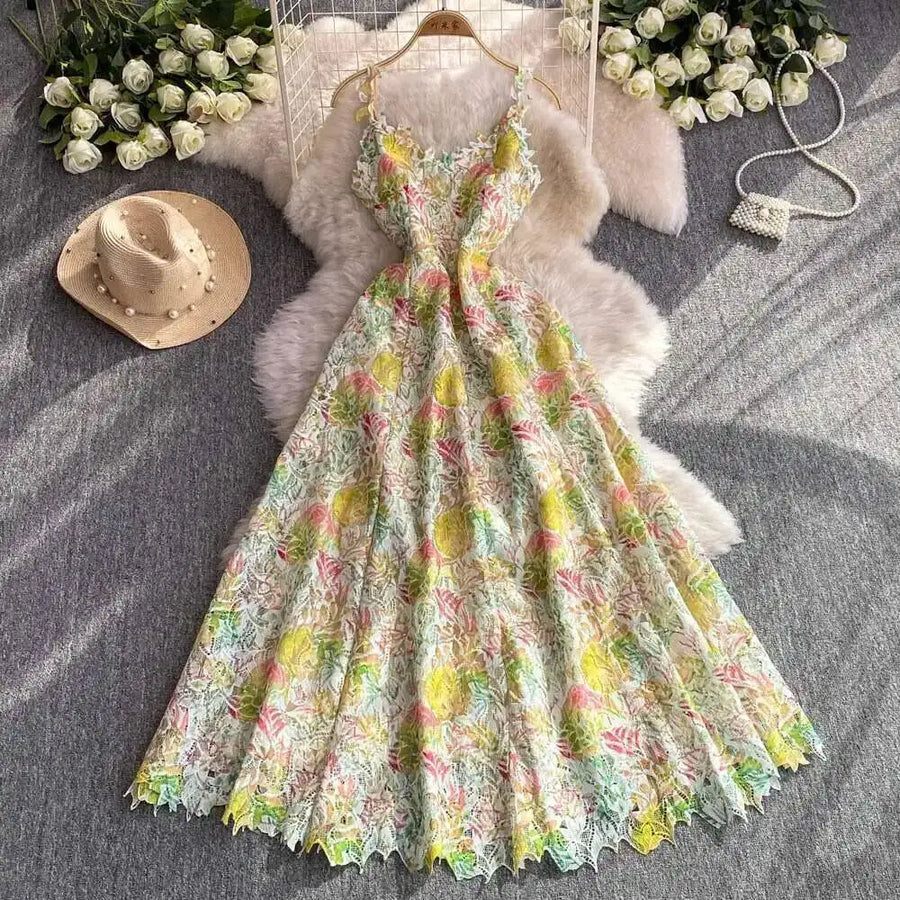 Long dress with open back and sexy A-line cut with high-quality flowers and embroidered lace
