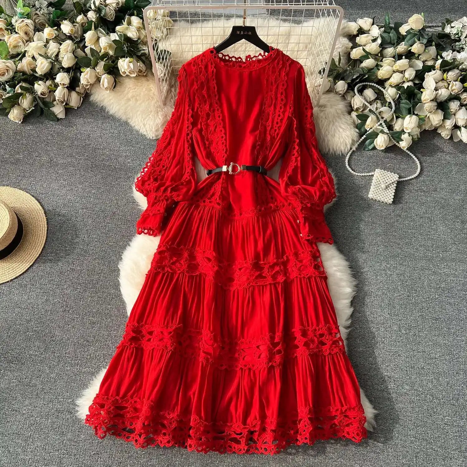 High-waisted dresses with openwork lace and patchwork, fitted, A-line, round neck, high-quality puff sleeves