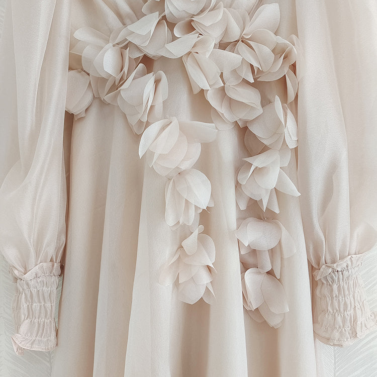 Women Spring Summer Dress Runway Fashion V-Neck 3D Appliques Backless Long Sleeve White Apricot Elegant Party Holiday