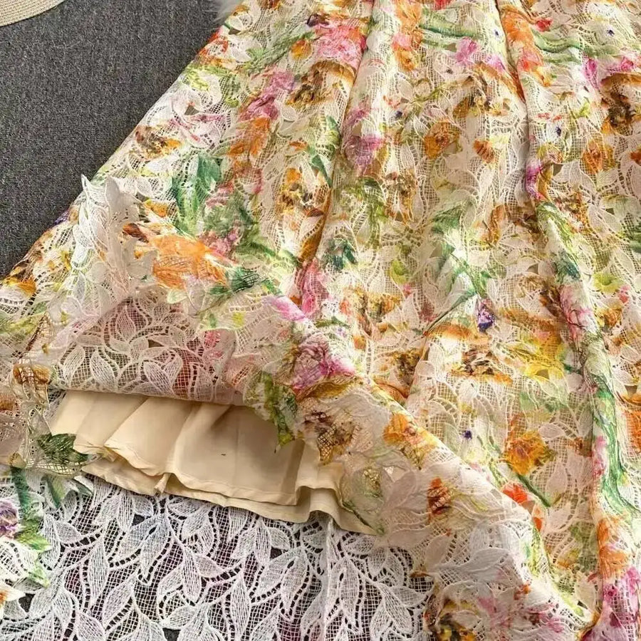 Long dress with open back and sexy A-line cut with high-quality flowers and embroidered lace