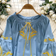 Retro Ethnic Heavy Embroidery Belted round Ne Lantern Sve irt Women Loose Casual Top Faionable Base irt