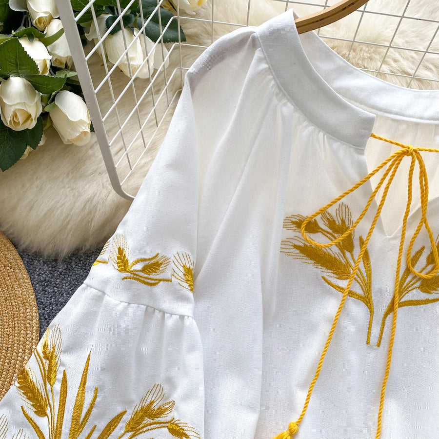 Retro Ethnic Heavy Embroidery Belted round Ne Lantern Sve irt Women Loose Casual Top Faionable Base irt