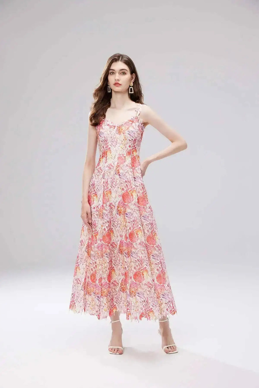 Long dress with open back and sexy A-line cut with high-quality flowers and embroidered lace