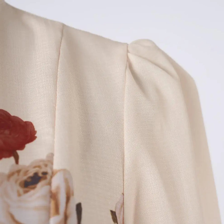 Elegant dress with floral print, high neck, long sleeves with high-quality belt