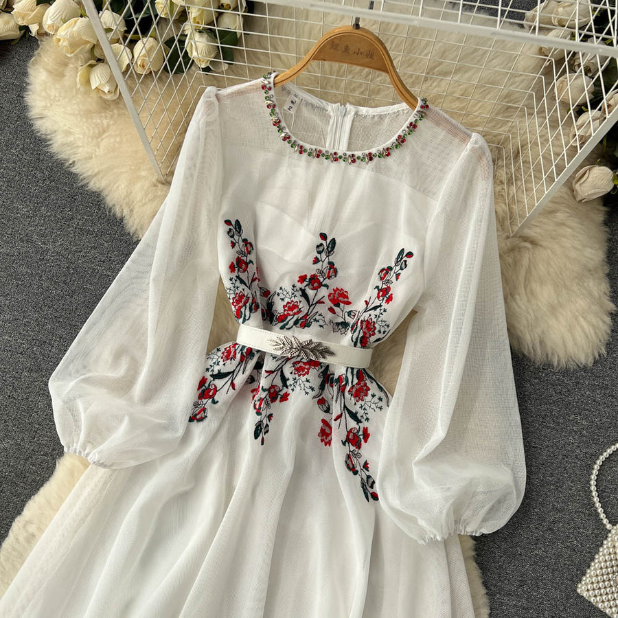 Elegant dress with flower embroidery O-neck and long puff sleeves and high quality belt