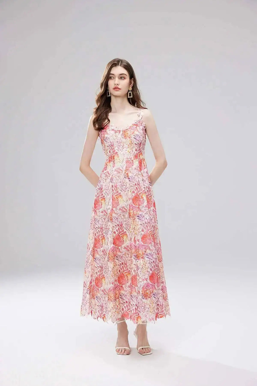 Long dress with open back and sexy A-line cut with high-quality flowers and embroidered lace