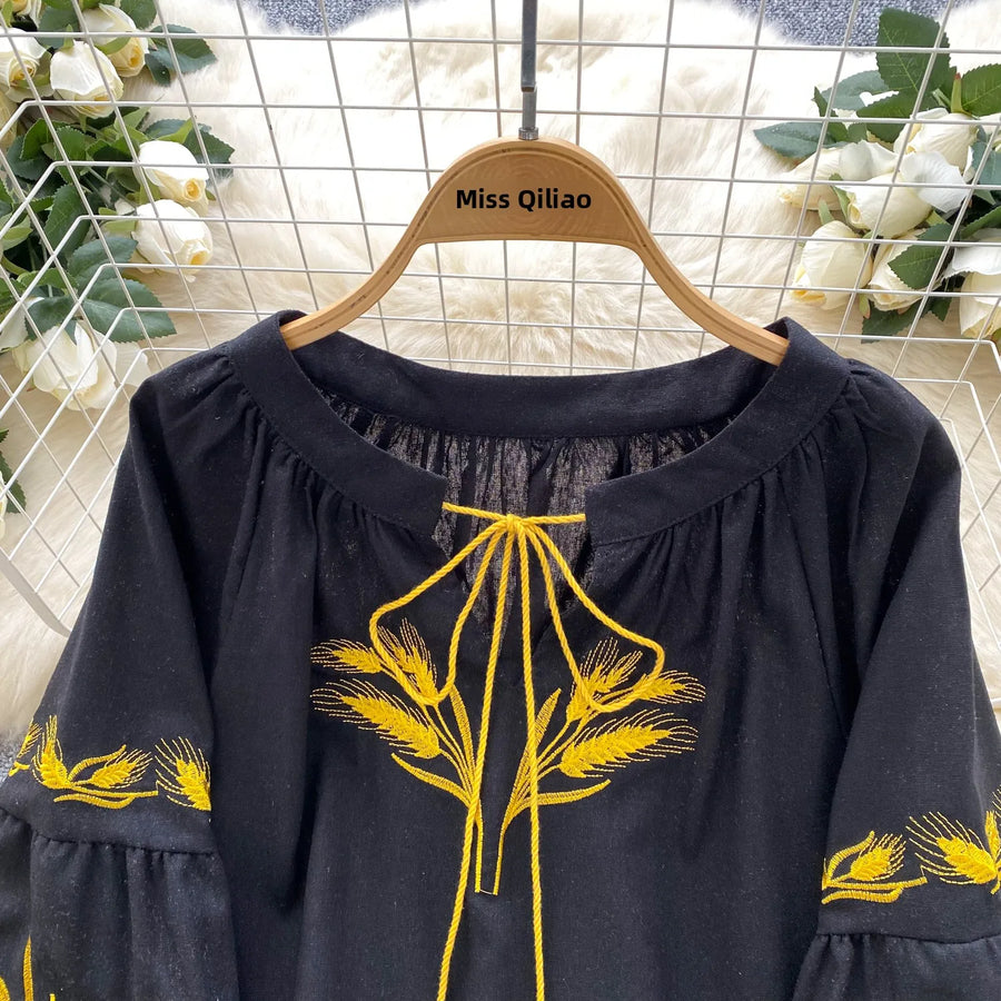 Retro Ethnic Heavy Embroidery Belted round Ne Lantern Sve irt Women Loose Casual Top Faionable Base irt