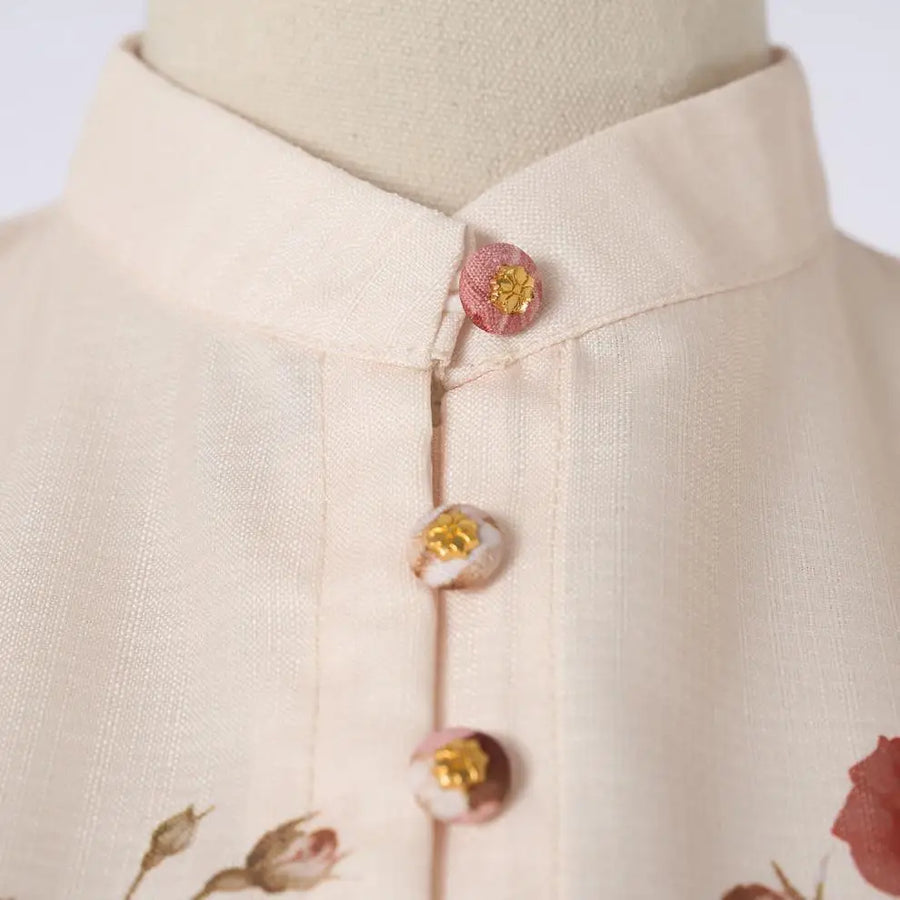Elegant dress with floral print, high neck, long sleeves with high-quality belt