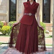 Elegant Sleeveless Dress with Fitted Neckline and High-Quality Sheer Mesh Patch