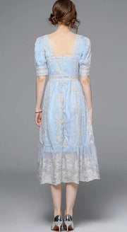 High Quality Short Sleeve Sweet Below Knee Length Flower Embroidery Lace Dress