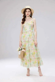 Long dress with open back and sexy A-line cut with high-quality flowers and embroidered lace