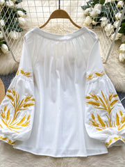 Retro Ethnic Heavy Embroidery Belted round Ne Lantern Sve irt Women Loose Casual Top Faionable Base irt