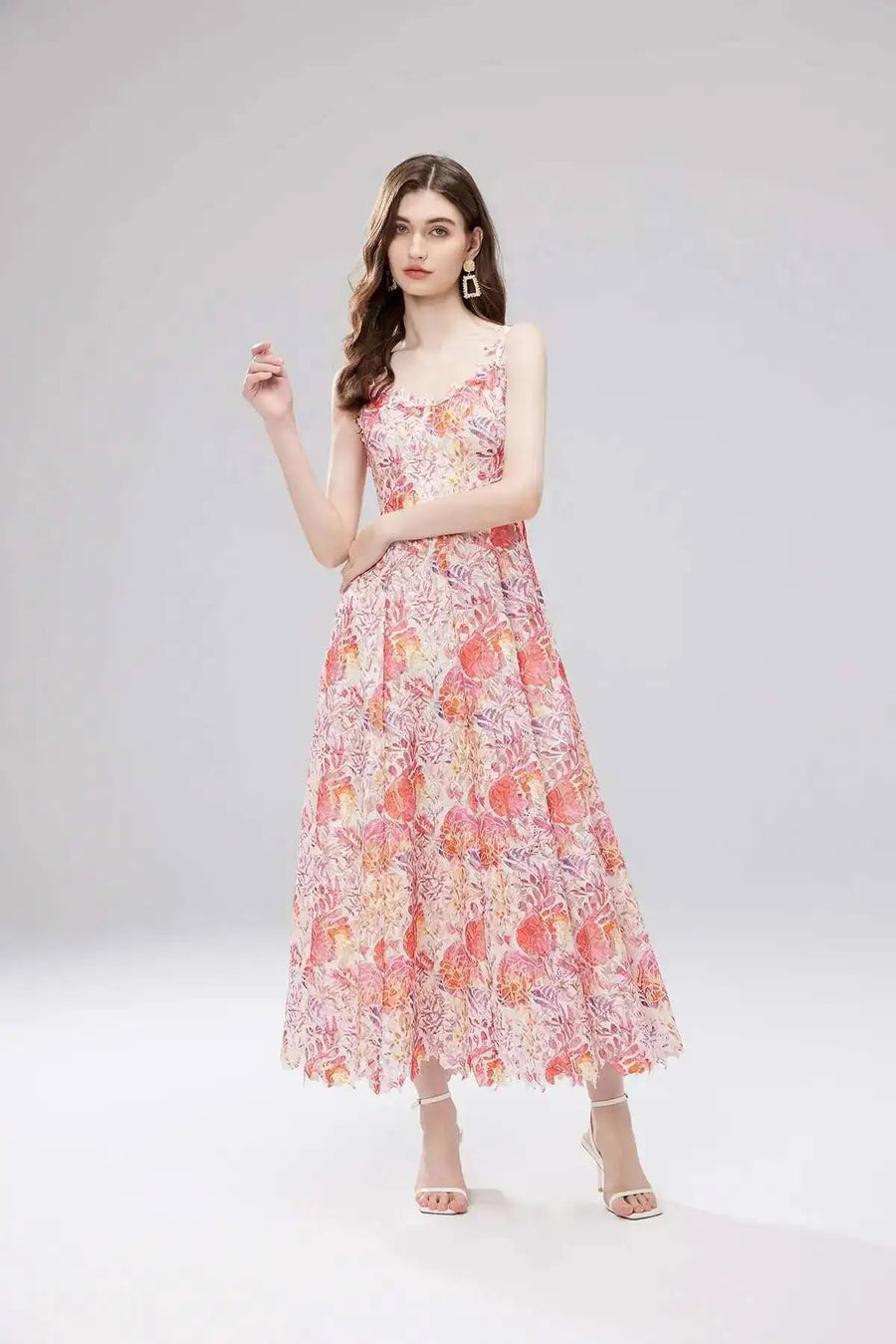 Long dress with open back and sexy A-line cut with high-quality flowers and embroidered lace