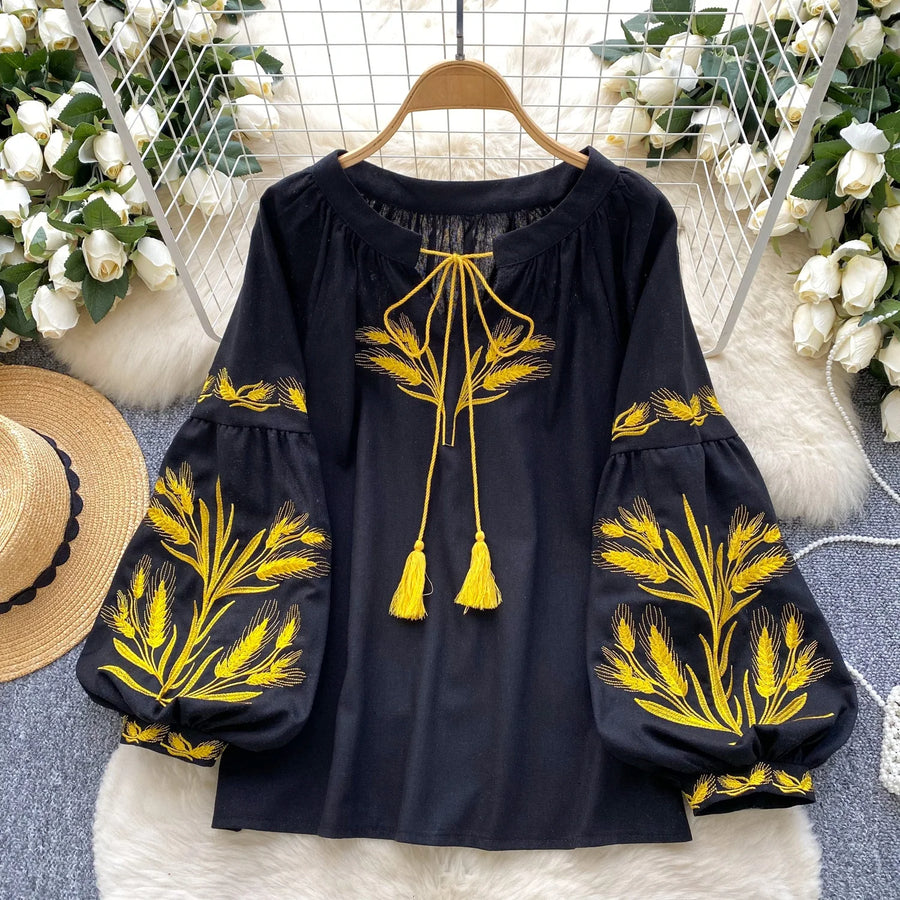 Retro Ethnic Heavy Embroidery Belted round Ne Lantern Sve irt Women Loose Casual Top Faionable Base irt