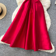 Sleeveless A-line dress with a high waist, perfect for travel, with a high-quality fitted cut.
