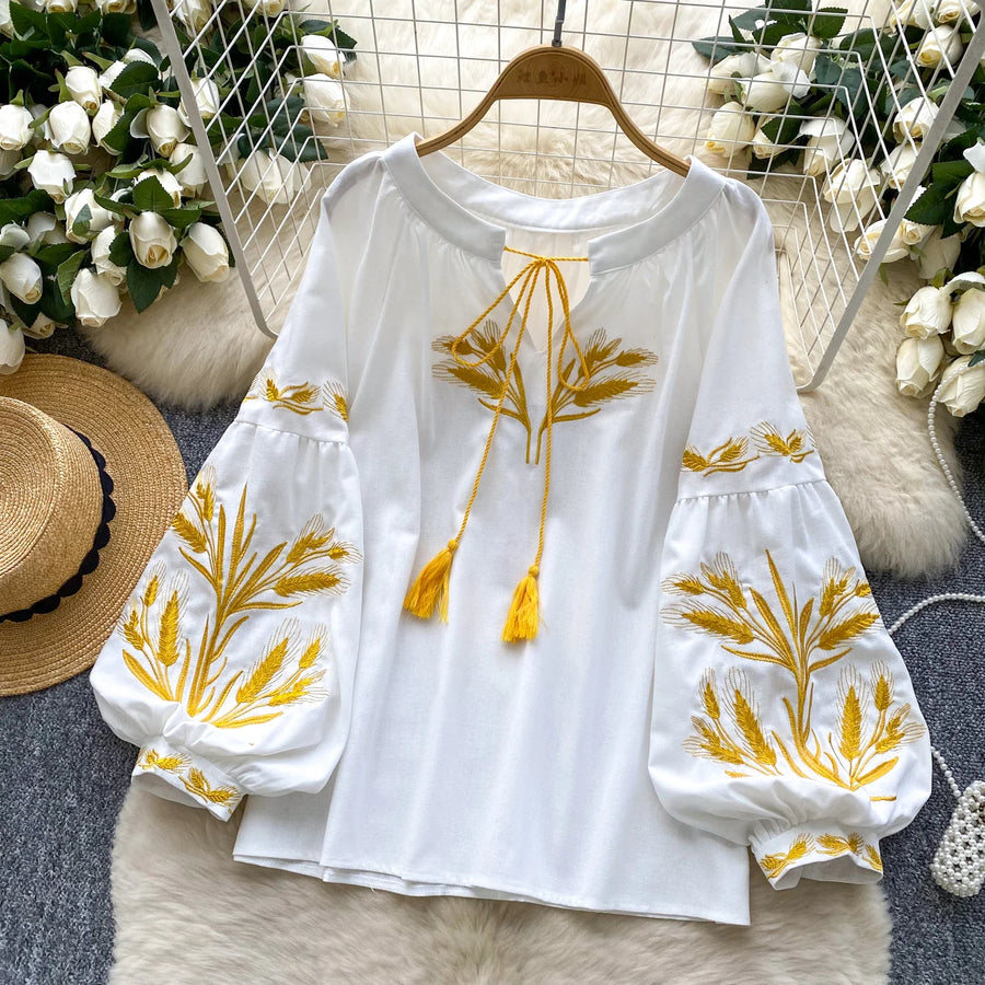 Retro Ethnic Heavy Embroidery Belted round Ne Lantern Sve irt Women Loose Casual Top Faionable Base irt
