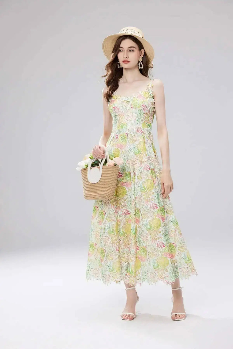 Long dress with open back and sexy A-line cut with high-quality flowers and embroidered lace