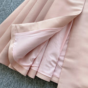 High-quality A-line dress with straps, V-neck, sleeveless, elegant fitted waist