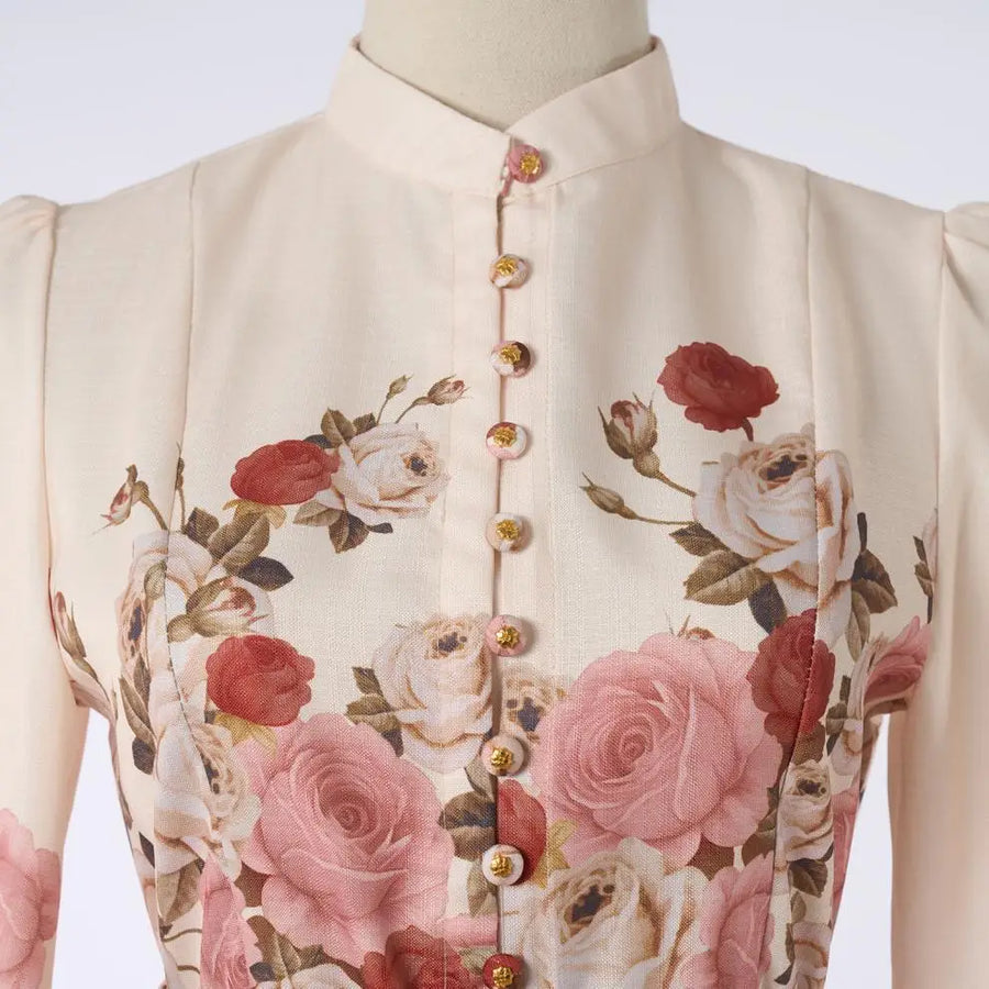 Elegant dress with floral print, high neck, long sleeves with high-quality belt