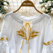 Retro Ethnic Heavy Embroidery Belted round Ne Lantern Sve irt Women Loose Casual Top Faionable Base irt