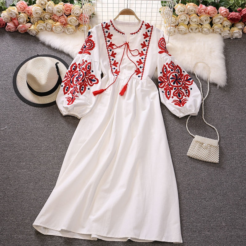 High Quality Long Sleeve Round Neck Embroidered Dress