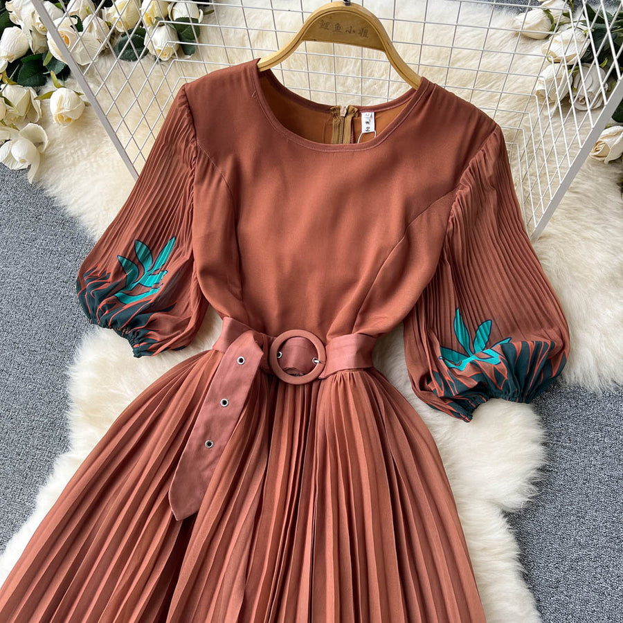 High Quality Round Neck Leaf Floral Print Belted Short Sleeve Pleated Long Dress