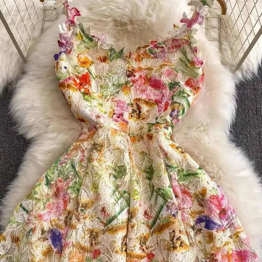 Long dress with open back and sexy A-line cut with high-quality flowers and embroidered lace