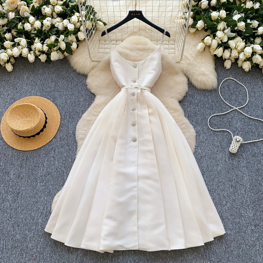 High-quality A-line dress with straps, V-neck, sleeveless, elegant fitted waist
