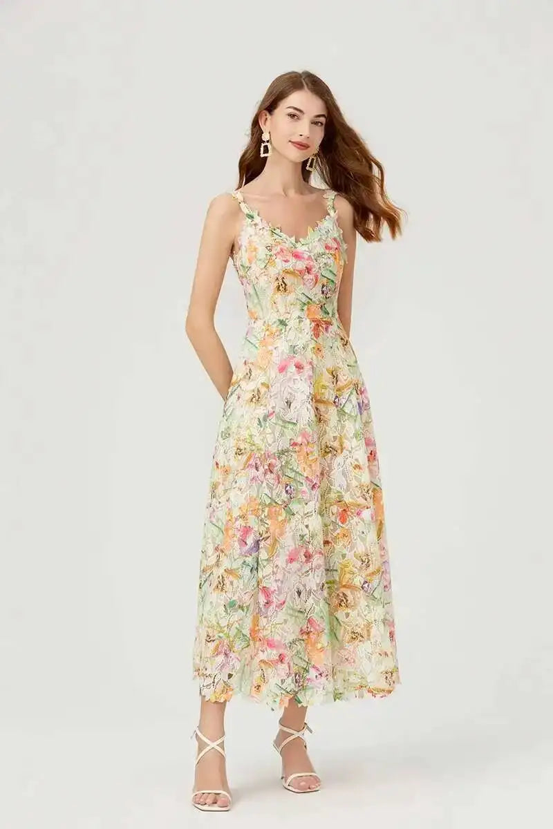 Long dress with open back and sexy A-line cut with high-quality flowers and embroidered lace