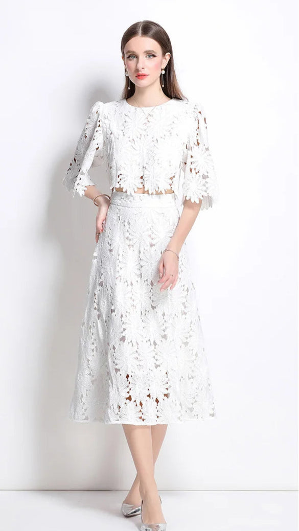 Elegant two-piece set, round neck, hollow-out crop top, high-quality high-waist skirt