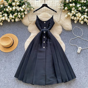 High-quality A-line dress with straps, V-neck, sleeveless, elegant fitted waist