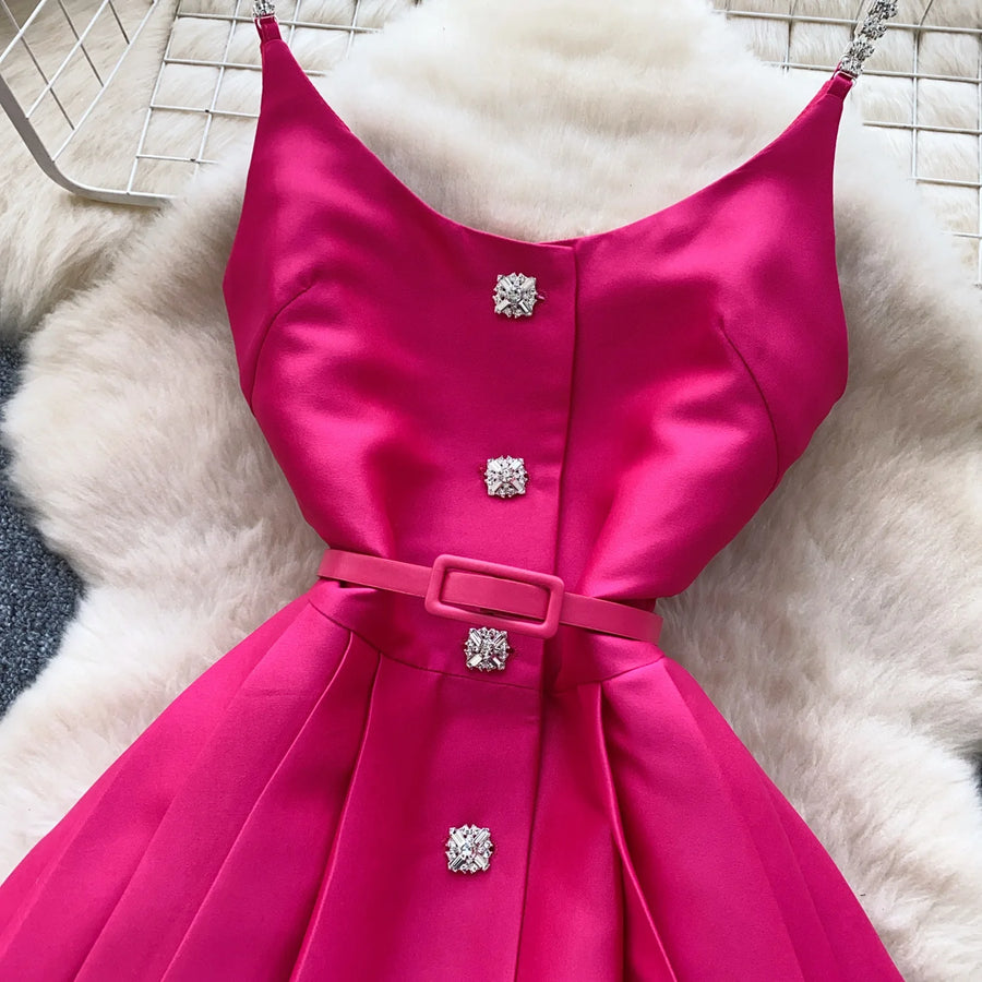 High-quality A-line dress with straps, V-neck, sleeveless, elegant fitted waist