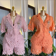 2-piece set: half-sleeved shirt and shorts with lace embroidery