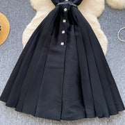 High-quality A-line dress with straps, V-neck, sleeveless, elegant fitted waist