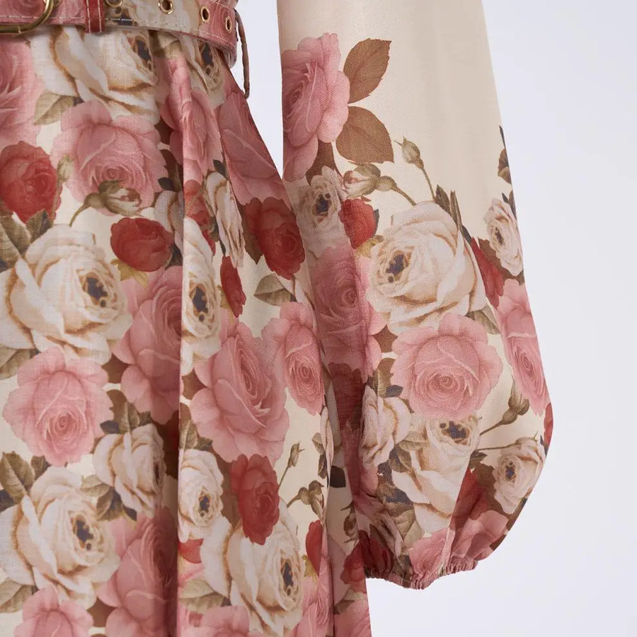 Elegant dress with floral print, high neck, long sleeves with high-quality belt