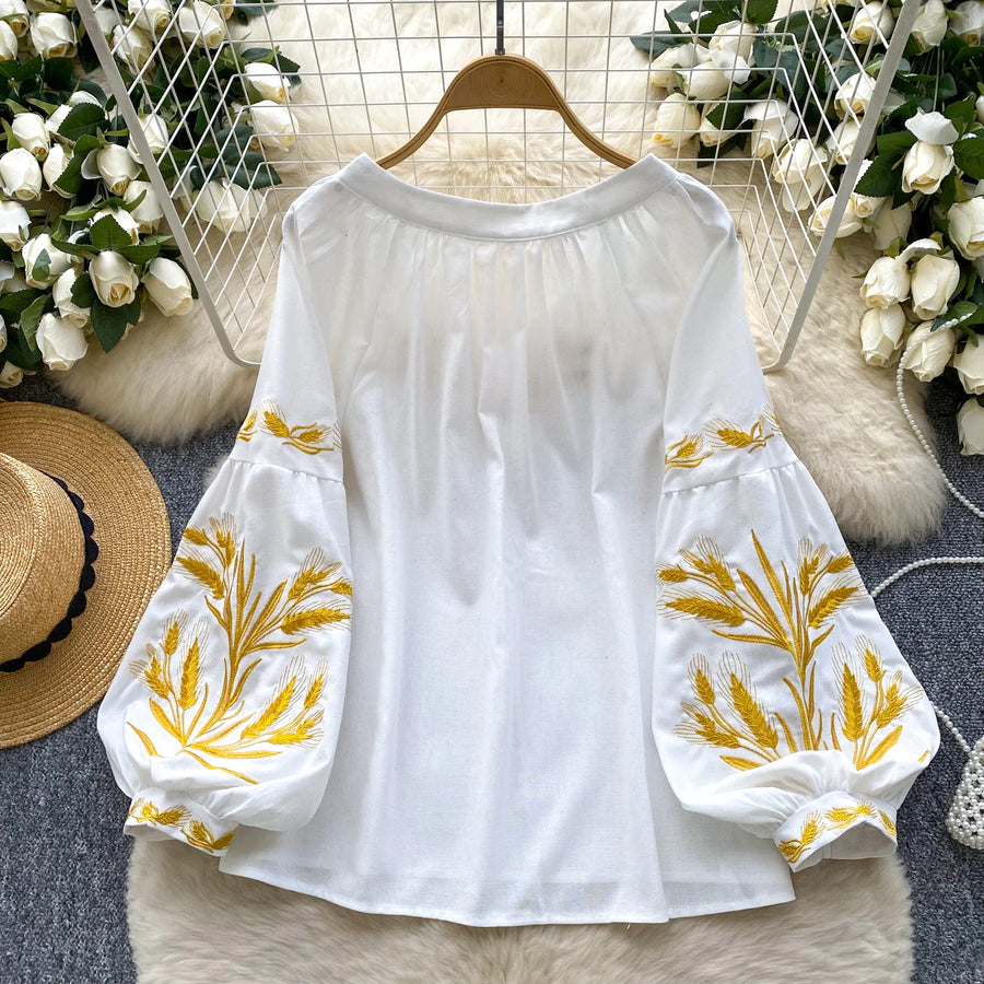 Retro Ethnic Heavy Embroidery Belted round Ne Lantern Sve irt Women Loose Casual Top Faionable Base irt