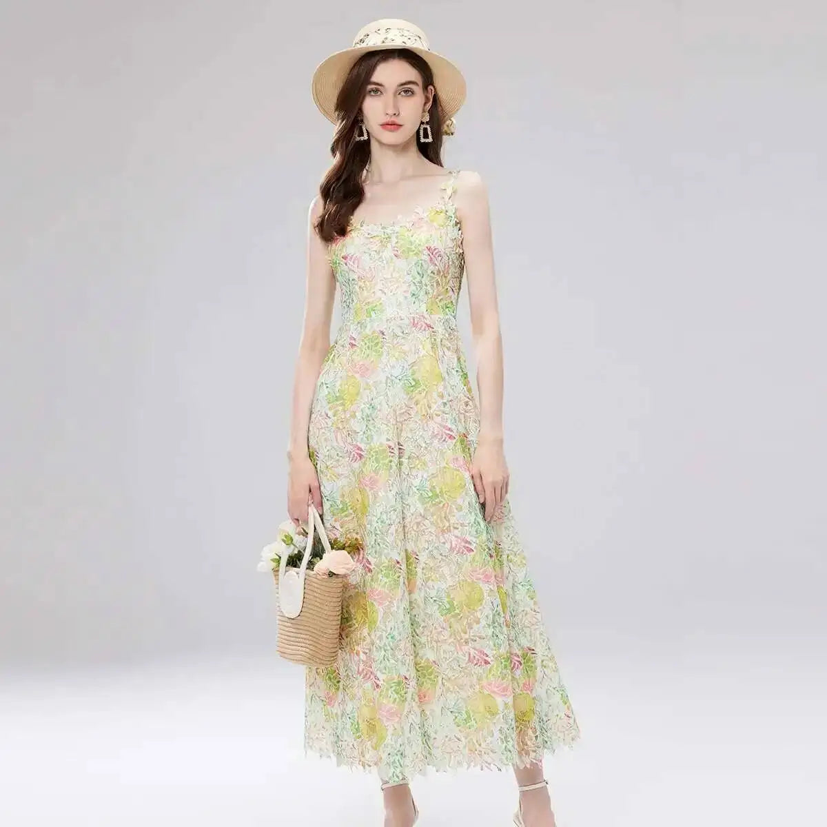 Long dress with open back and sexy A-line cut with high-quality flowers and embroidered lace