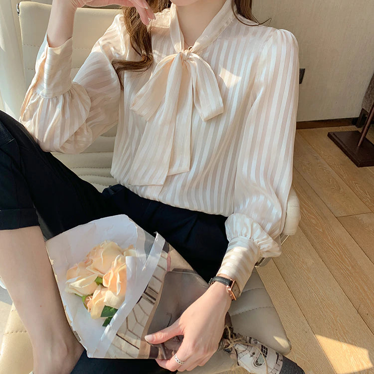 Striped long sleeved shirt with high quality bows