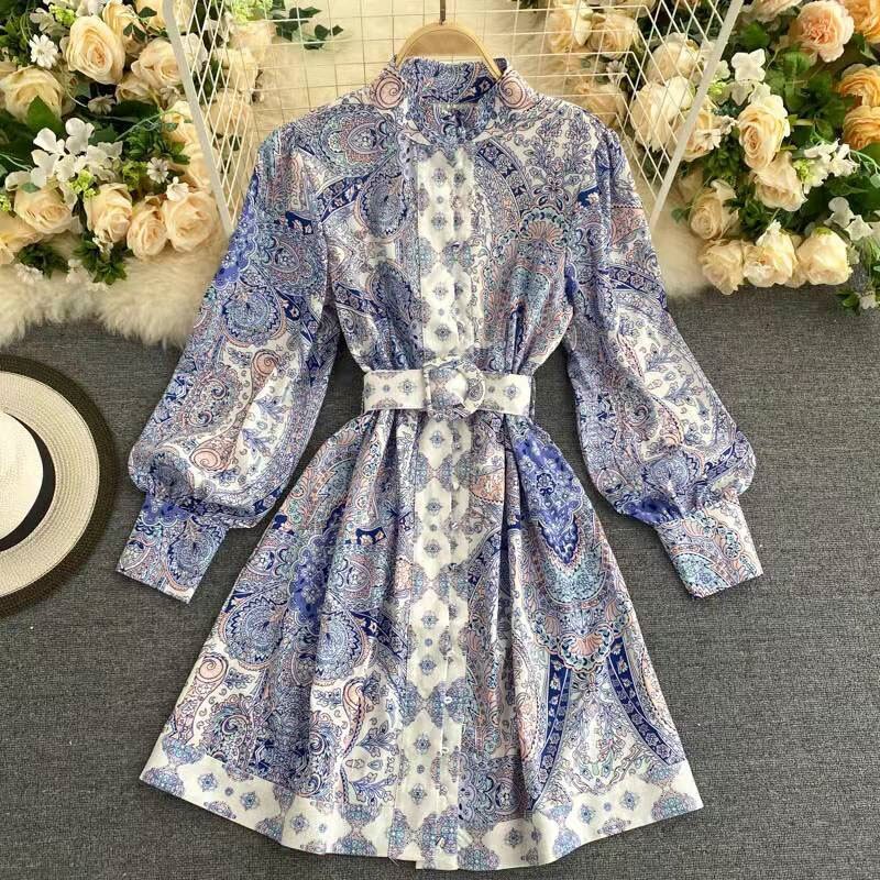 Elegant high-neck print dress with high-quality belt