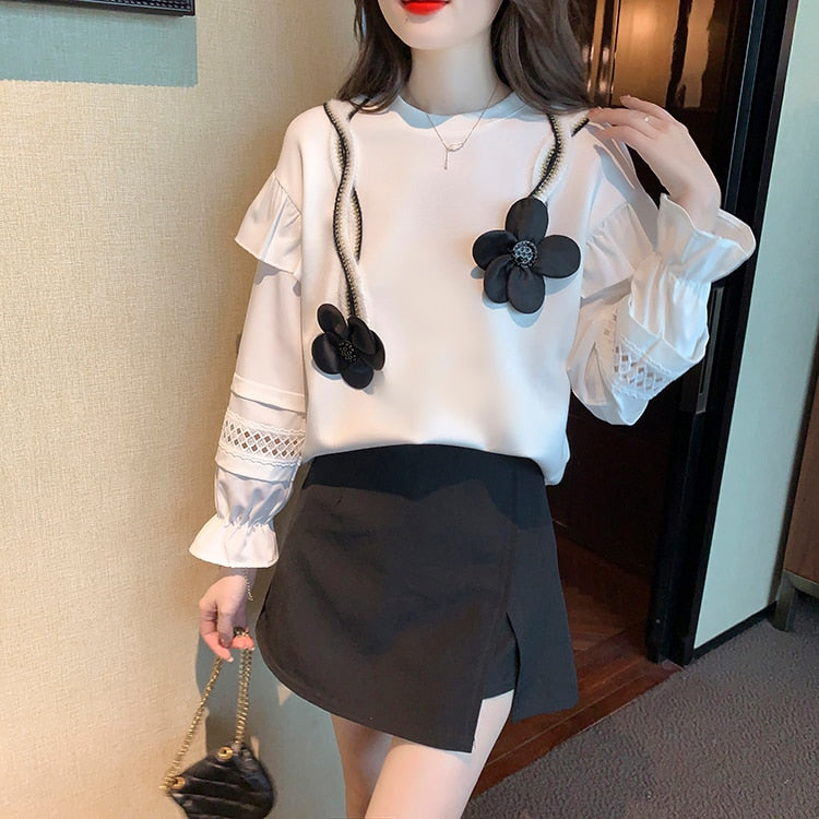 H Han Queen Autumn Women Hollow Stitching Flared Sleeve Sweatshirt Flowers Vintage Work Casual Tops Korean Design Loose T-Shirts