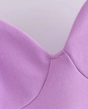 Short blouse with thin straps, open back, in purple, white and black