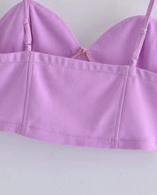 Short blouse with thin straps, open back, in purple, white and black