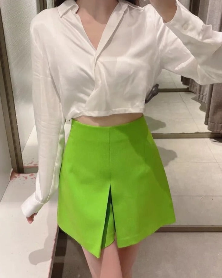 High skort with side zipper